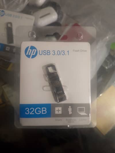 32GB USB Flash Drive – new Condition  hp