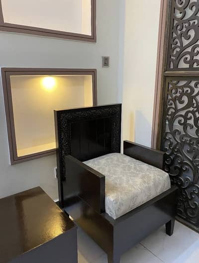 chinoti chairs