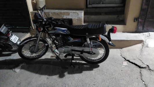 honda 125 black colour total ppf huwa All good