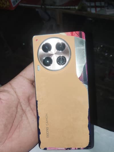 camon 30 mobile 8+8ram 256gb with 70w original charger and box