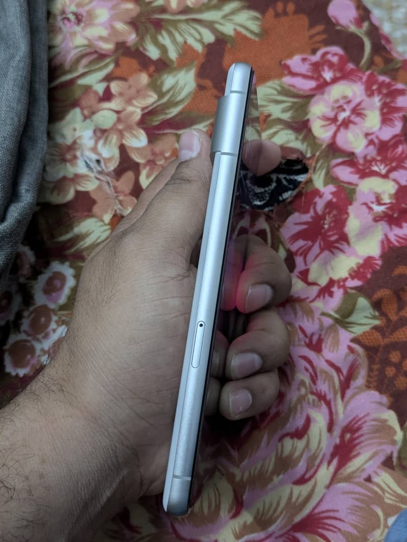 Google Pixel 7 5