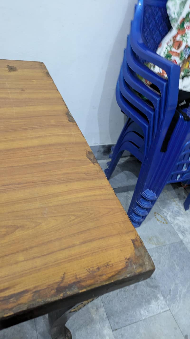 Dining table + chairs 4