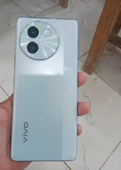 Vivo V30