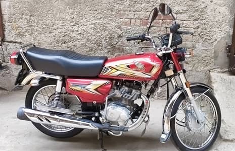 Honda 125 just like new bike