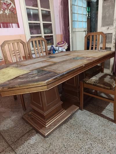 Dining table for Sale