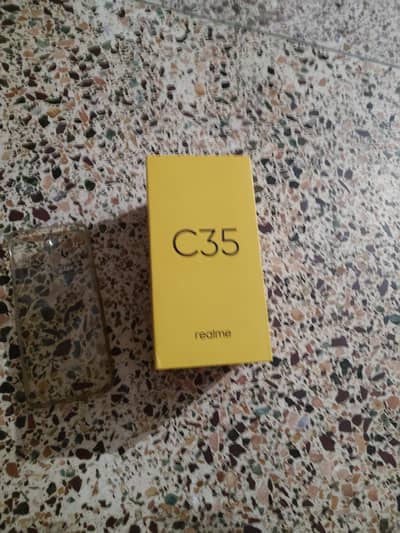 Realme C35
