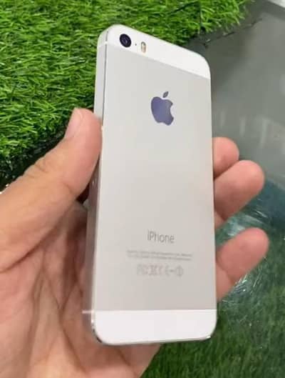 iPhone 5s 4/64 GB PTA proof My WhatsApp number 0326=65=49=136