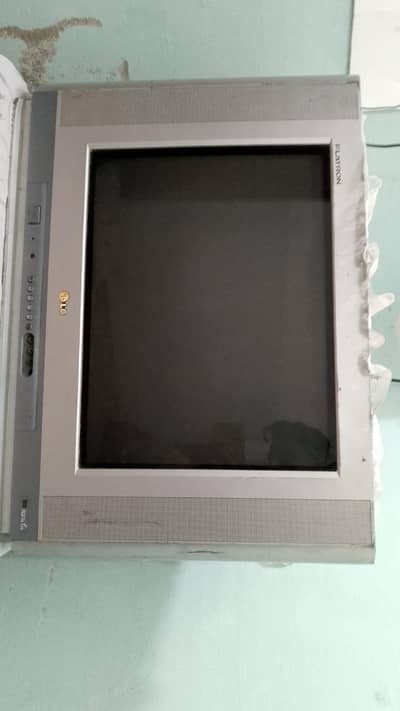 CRT TELEVISION 