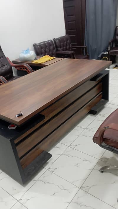 Office Table with 2 Rotating 1 Boss 4 Wood Chairs