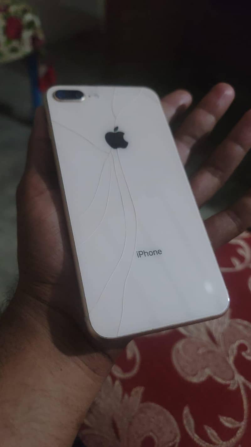 Apple iPhone 8 Plus 2