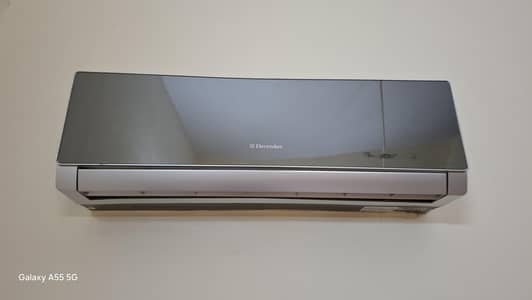 Non inverter ac less use almost new