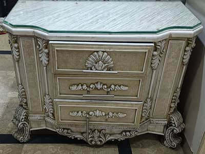 2 side tables