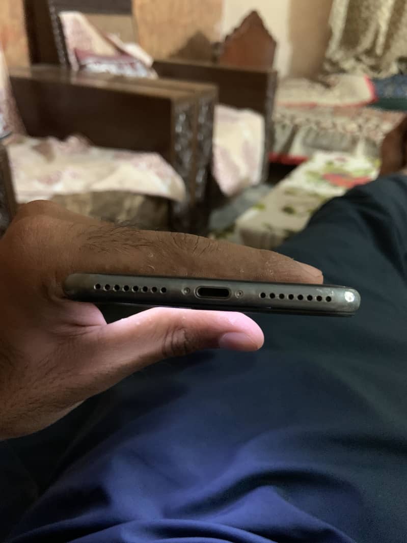 Apple iPhone 8 Plus 6