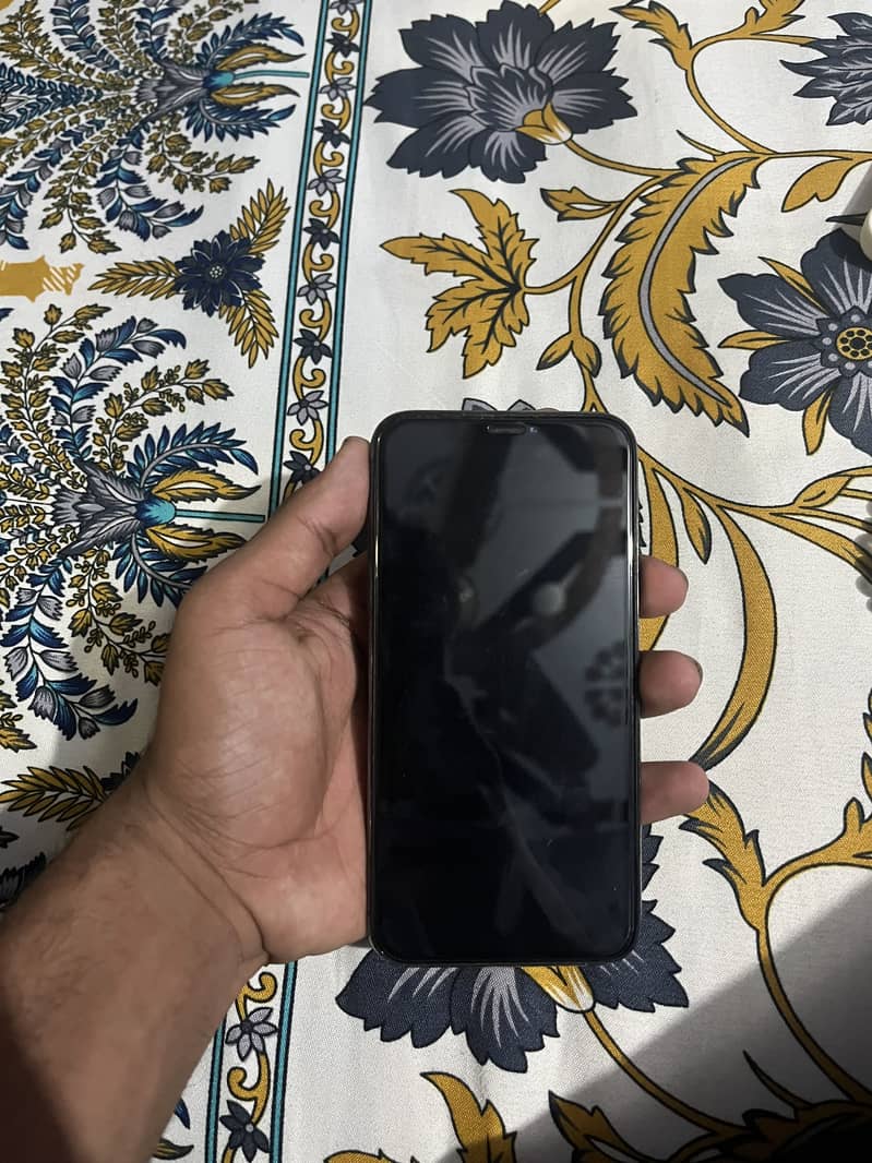Apple iPhone X 4