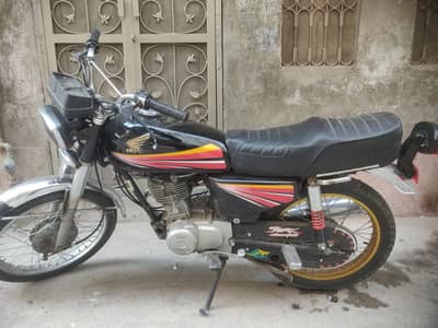 Honda 125 Red Color Model 15 A