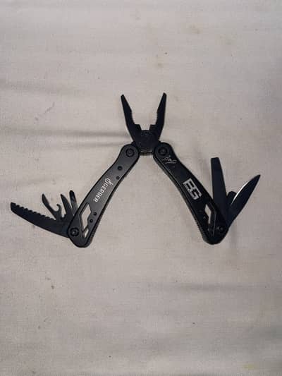 Bear Grylls Gerber Multi Tool