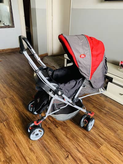 bright starts new condition pram/ stroller with smooth tyer