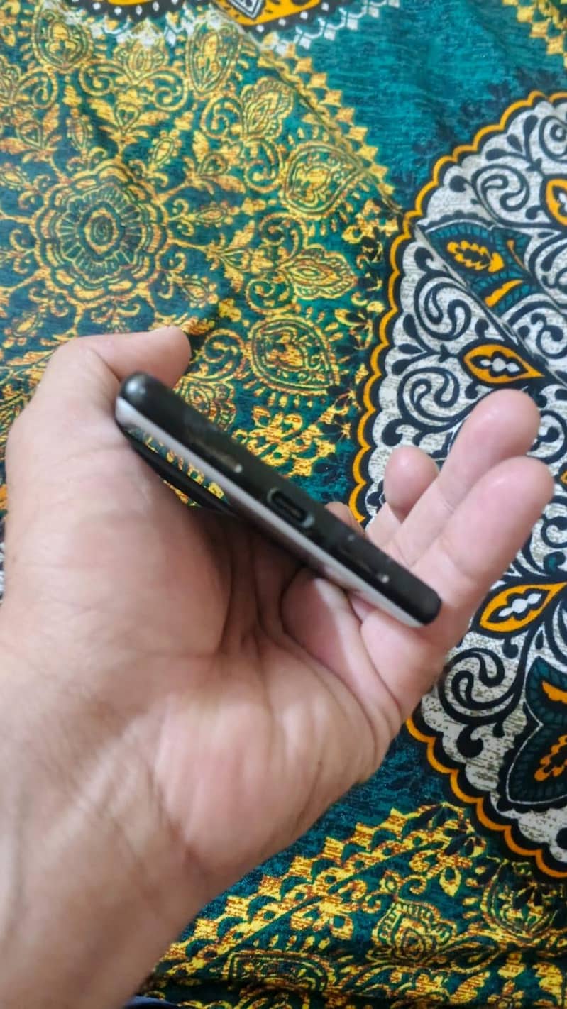 Google Pixel 6 4