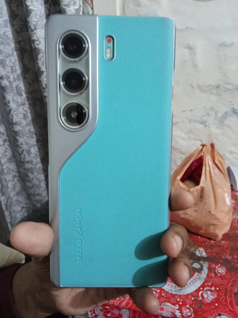 Tecno CAMON 40 Pro 3