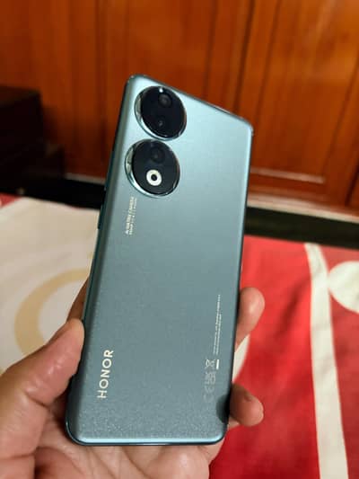 Honor 90