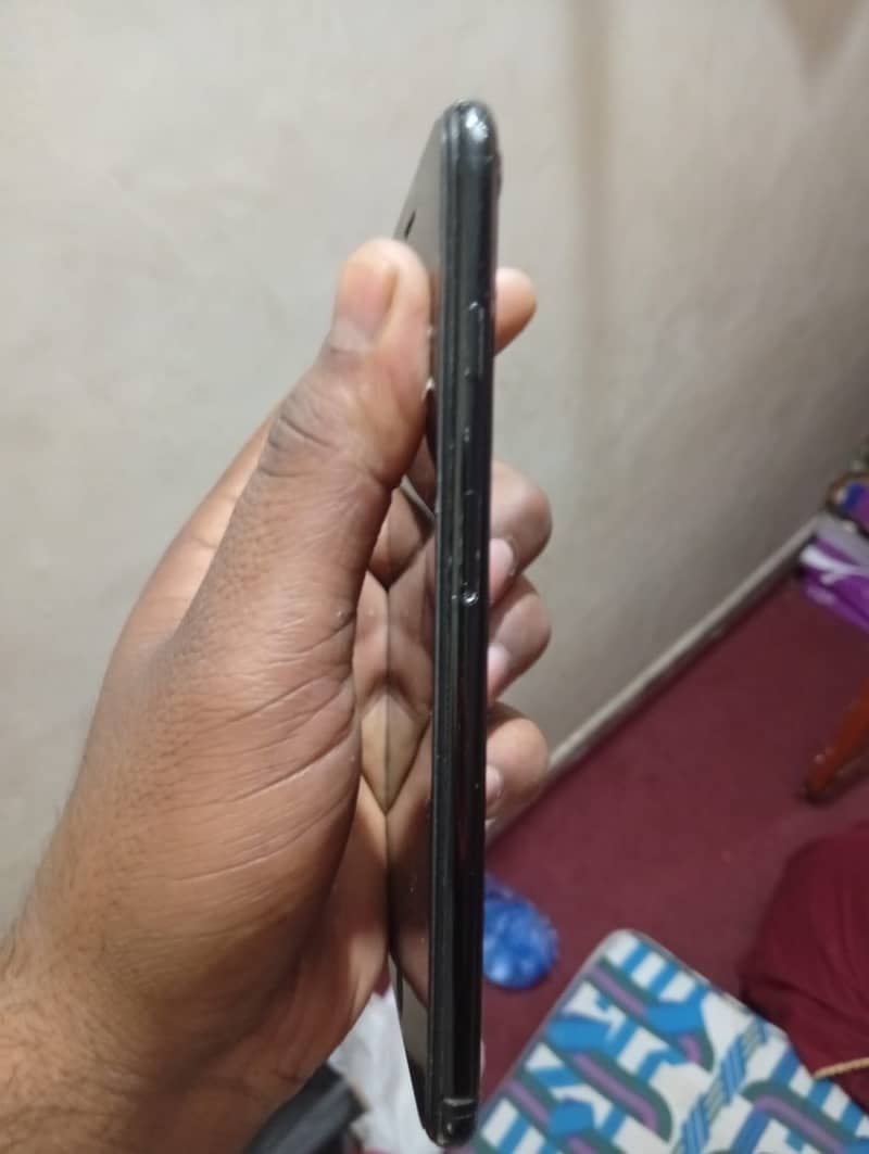 Apple iPhone 7 Plus 1
