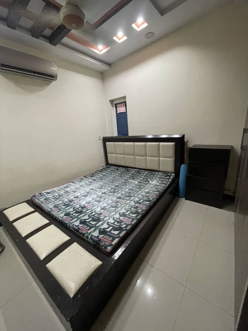 king size bed 0