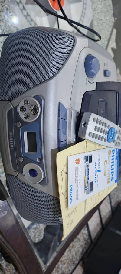 Philips Tape with CD player/ radio / cassette