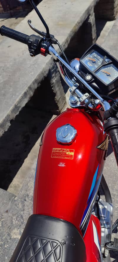 Honda 125 /2024/ 1st owner/ 218000 RS. /18000Km /All ok bike