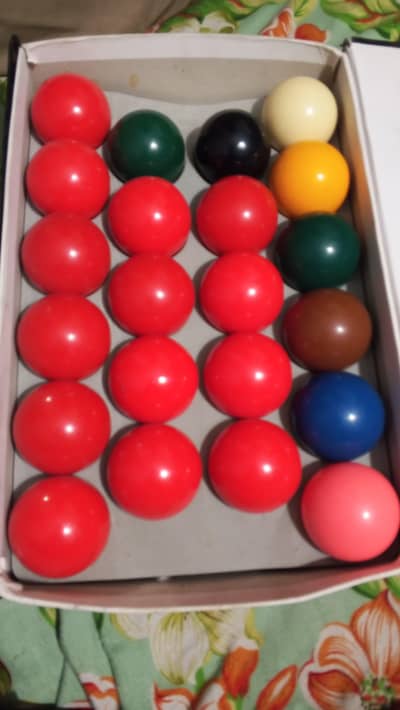 snooker balls