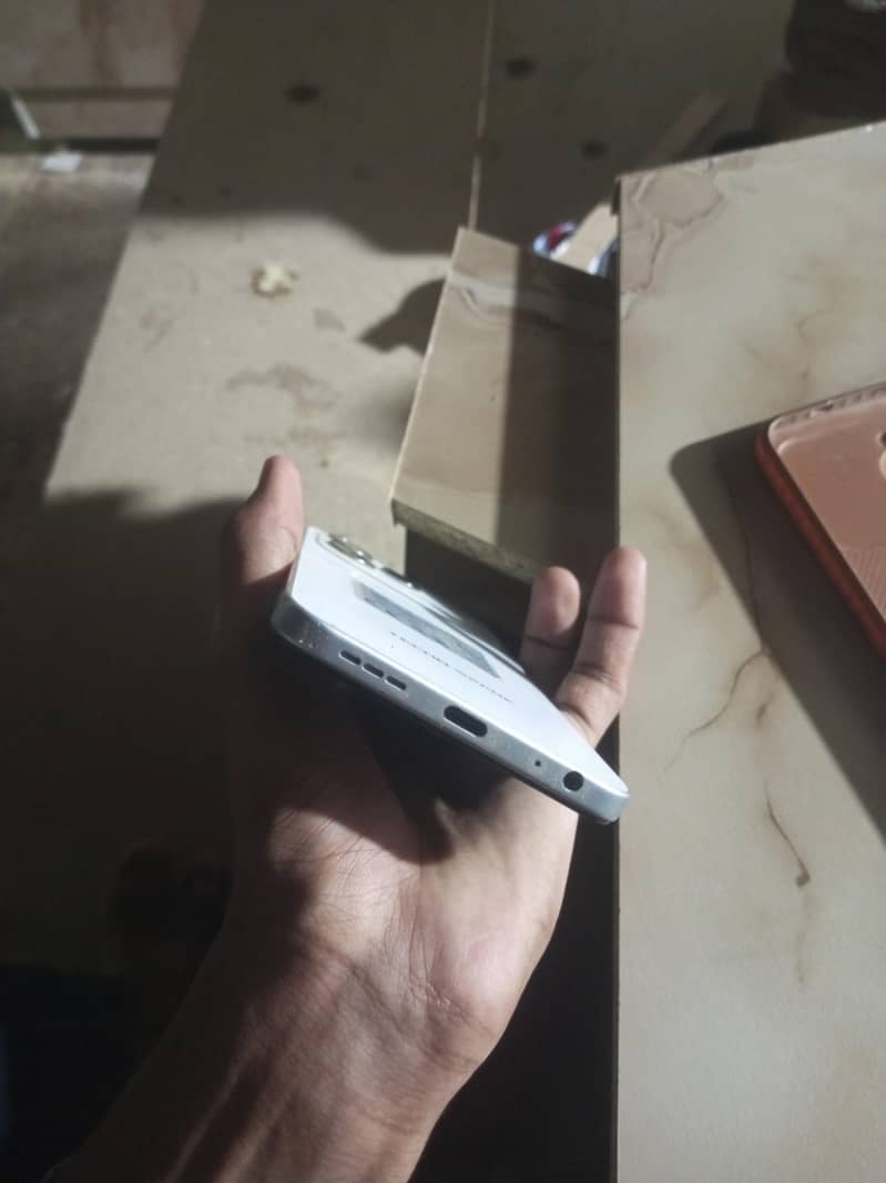 techni spark 40 2