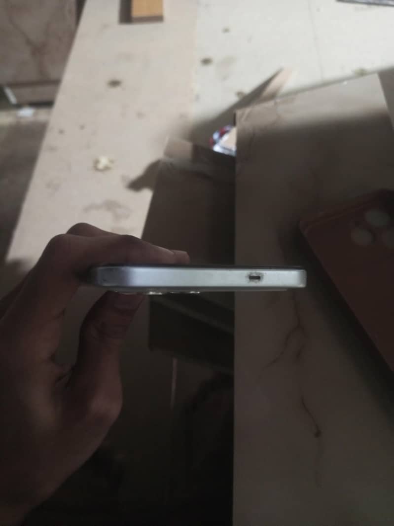 techni spark 40 4