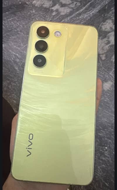 Vivo Y100