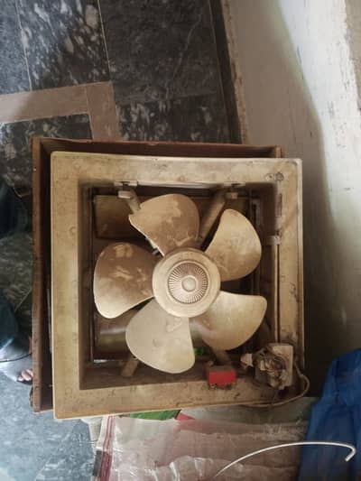 3 exhaust fan for sale in very good condition