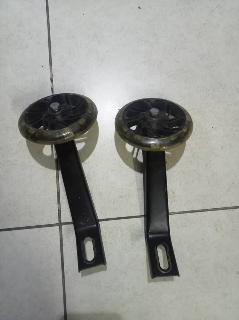 Cycle side tyres 0