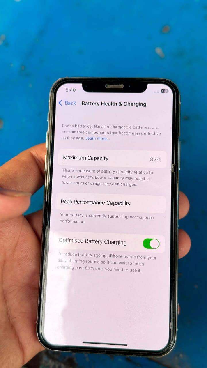 Apple iPhone X 4