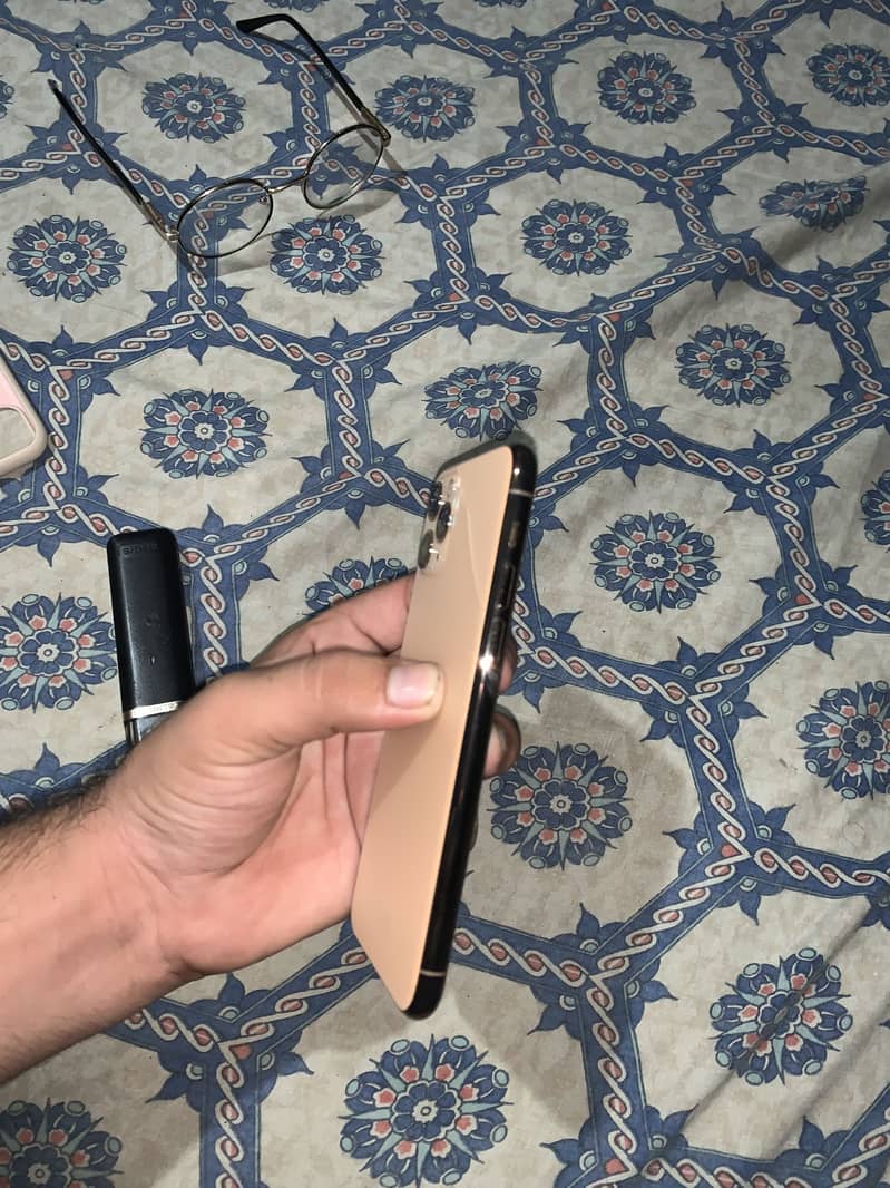 Iphone 11 pro 6