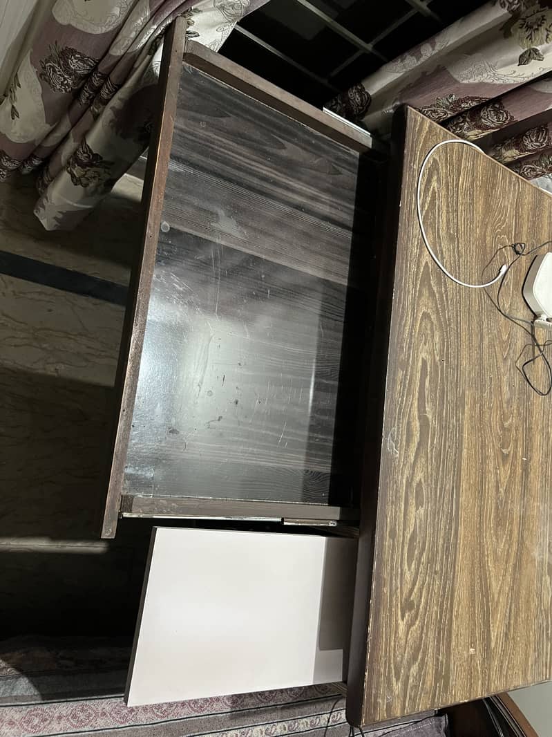 Computer table alike new 2