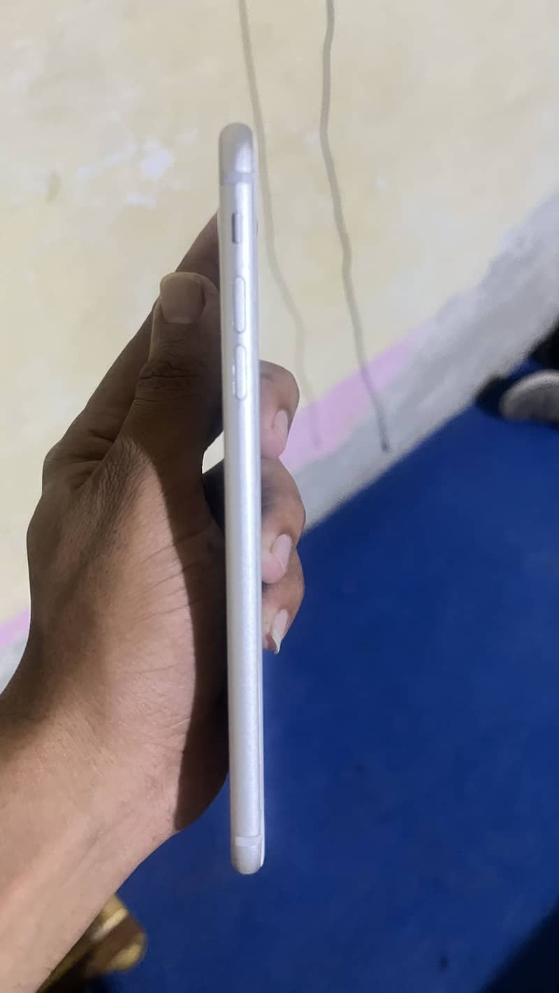 Apple iPhone 7 Plus 3