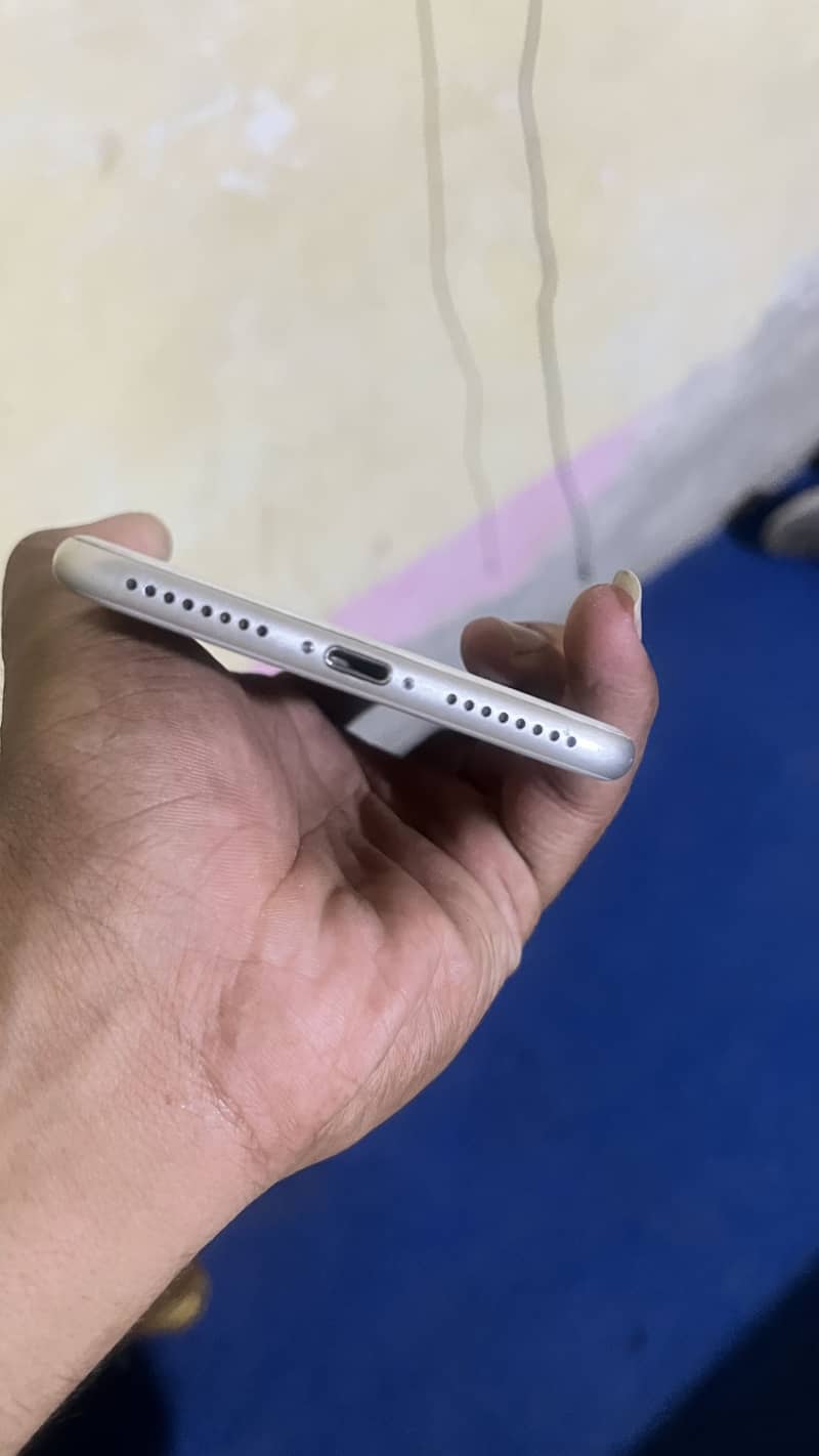 Apple iPhone 7 Plus 4