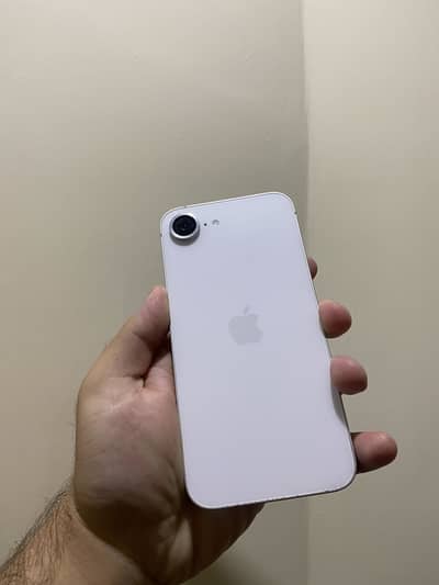 Apple iPhone 16e