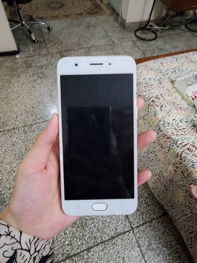 OPPO A57 0
