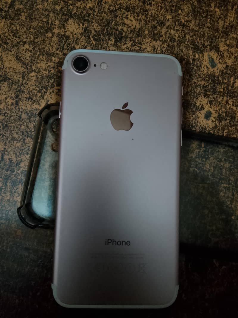 Apple iPhone 7 2