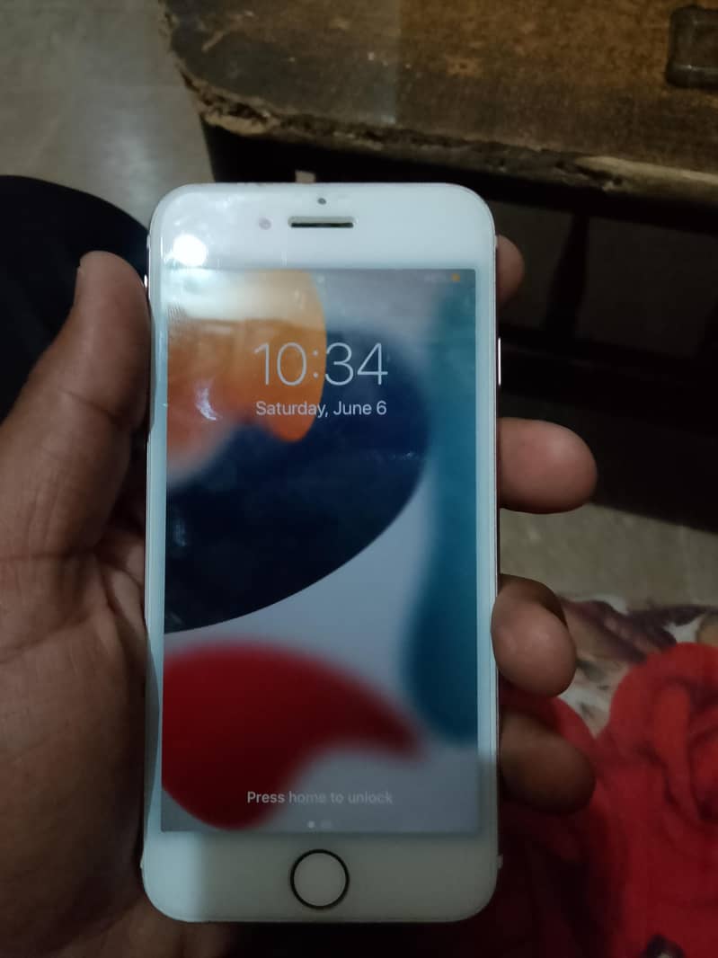 Apple iPhone 7 4