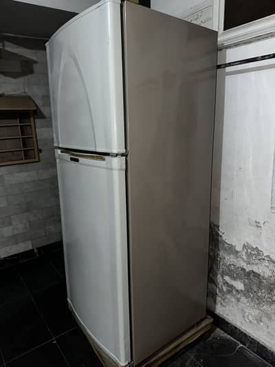 dawlance used full big size fridge