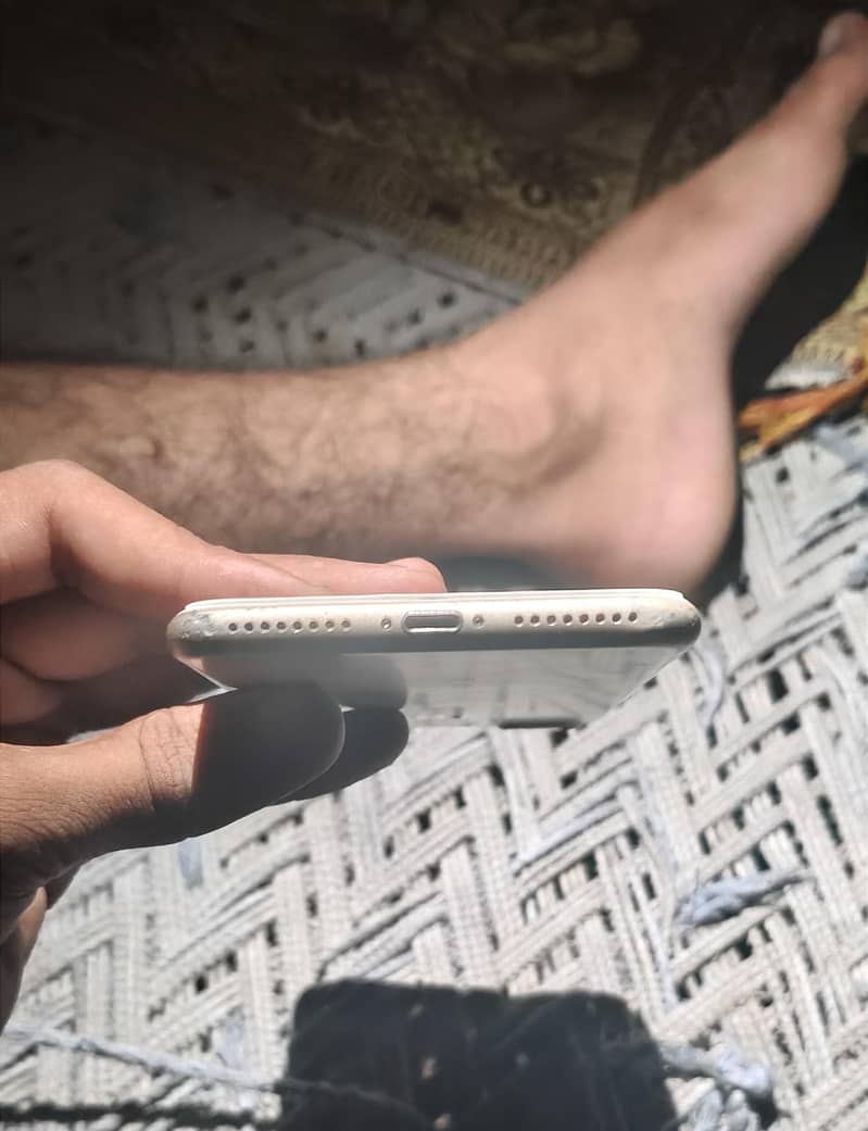 Apple iPhone 7 Plus 2