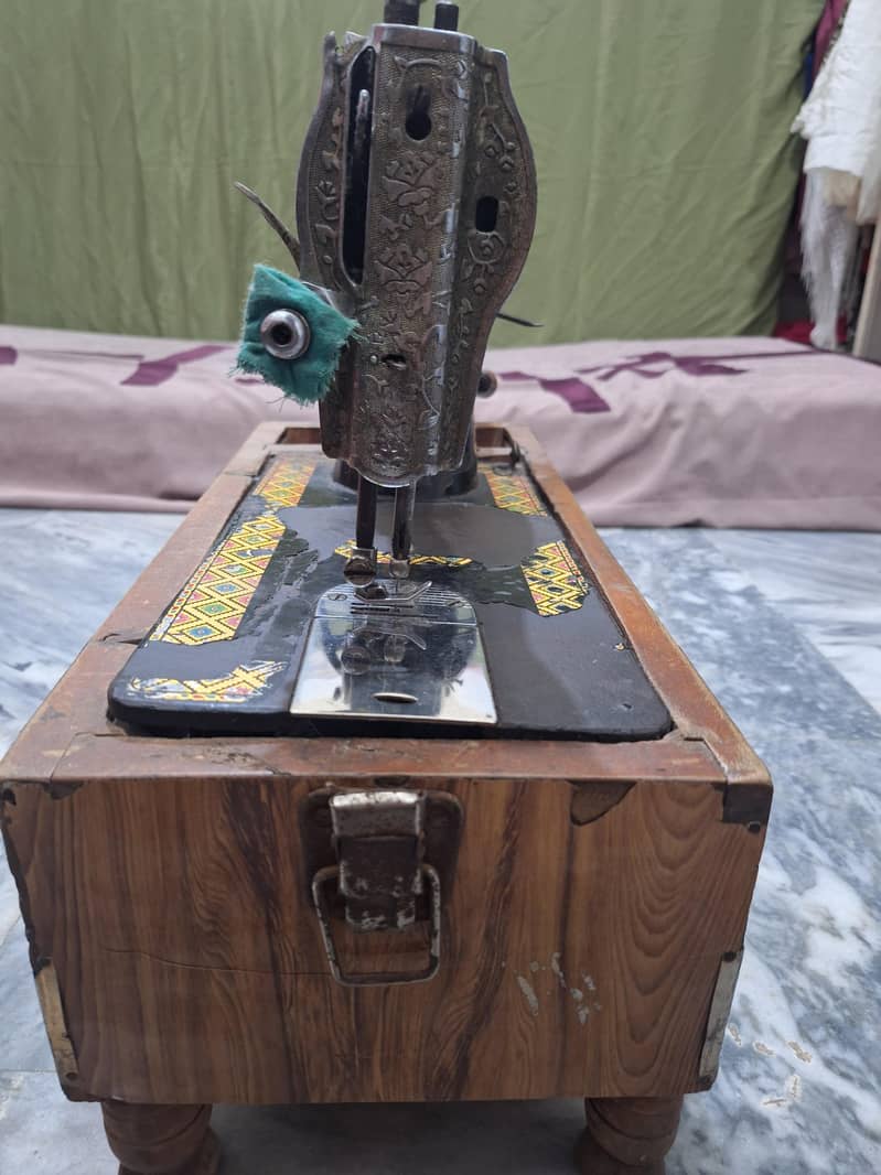 sewing machine 4