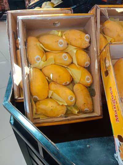 SWEET PREMIUM MANGO (Original Multani Mangi)