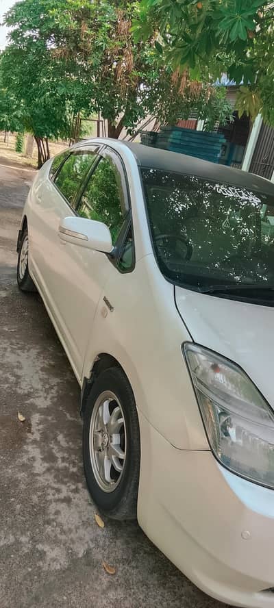 Toyota Prius 2008 Register 2012 Sindh number excellent condition