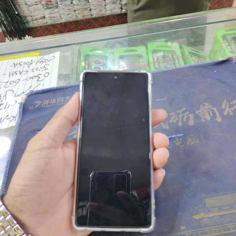 Google Pixel 7 4