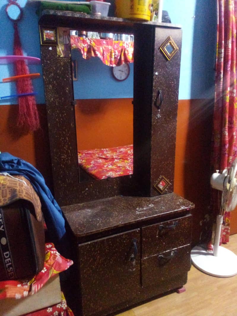 almari bed dressing table 1